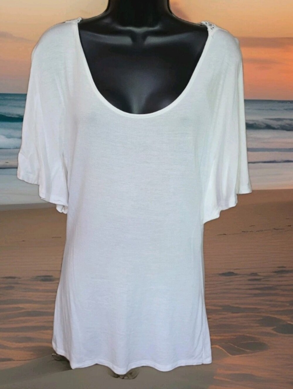 Rue 21 Knit Top Ladies Med Crochet Back Butterfly Design